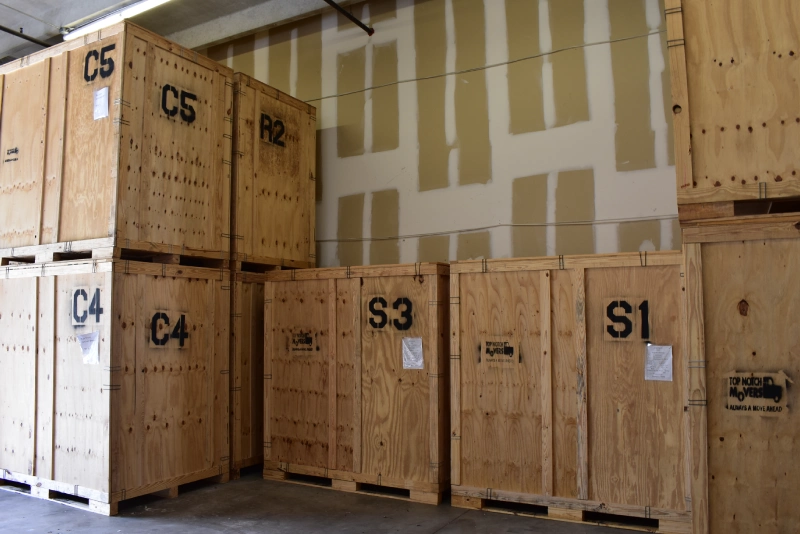 Staked storage crates