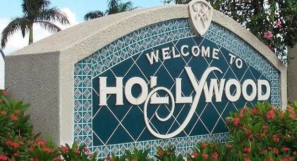 Welcome to Hollywood, FL sign